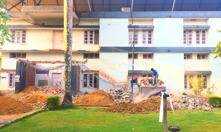 ഗുരുവായൂർ വായനശാല പുതുക്കിപണിയൽ പുരോഗമിക്കുന്നു