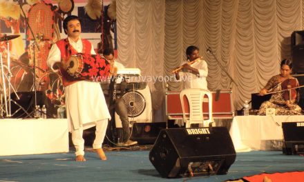 പൂന്താനം വേദിയെ വര്ണാഭമാക്കി ഡോ. കുഴൽമന്ദം ജി രാമകൃഷ്ണന്റെ മൃദുതരംഗ്