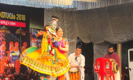 ഭക്തജനങ്ങൾക്കു ആസ്വാദനമൊരുക്കി പാരീസ് ലക്ഷ്മിയുടെ കൃഷ്ണമയം നൃത്തപരിപാടി