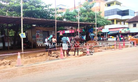 മഴക്കെടുതിയിൽ അഴുക്കുചാലിന്റെ പണികൾ